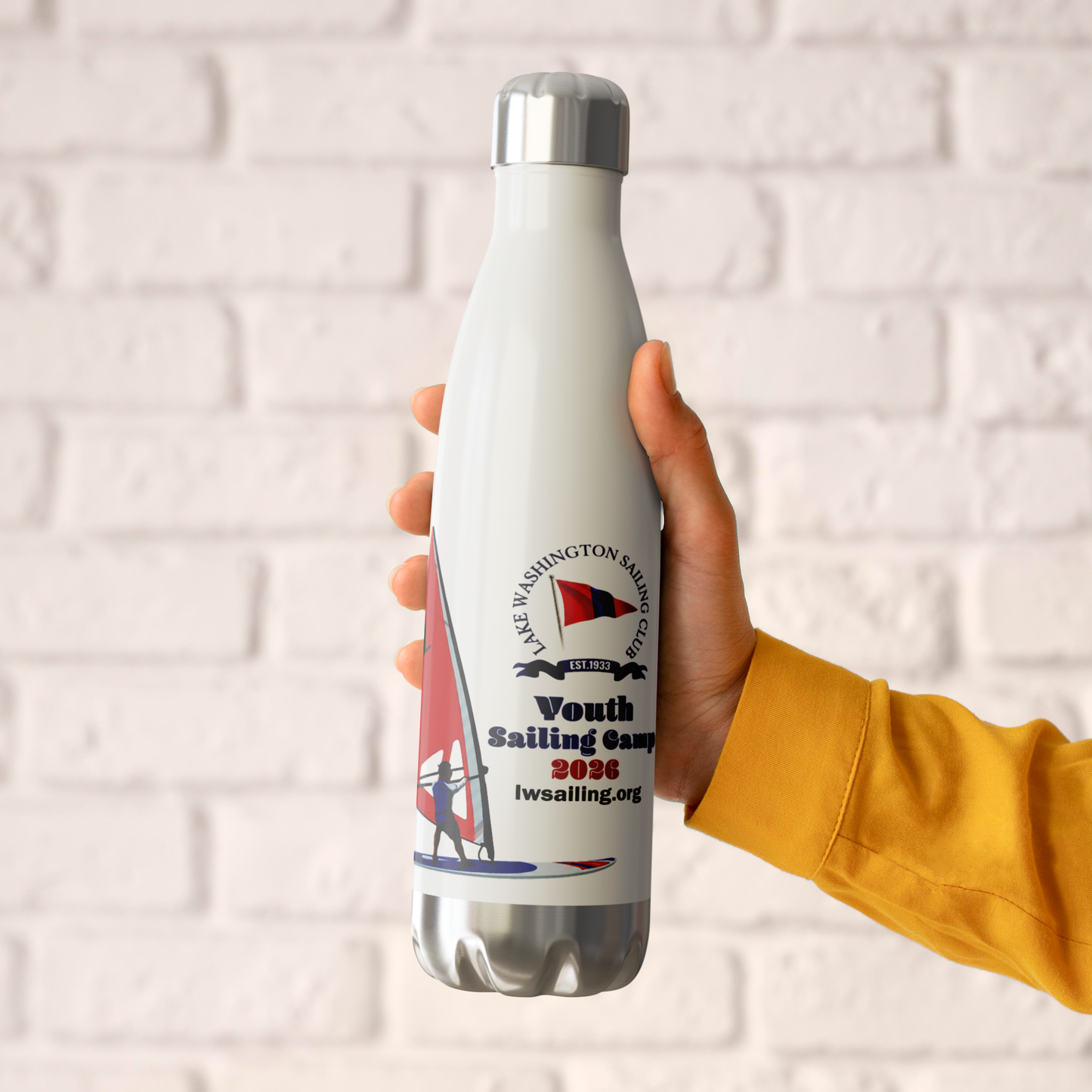 LWSC_LT_Windsurfing_Youth_Camp_WaterBottle_HoldingHand_AS_Mockup.png_15928024
